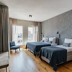 Apartmán Bizstay Harbour Iv *