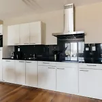 Bizstay Harbour Iv Apartamento
