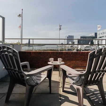 Bizstay Harbour Iv *