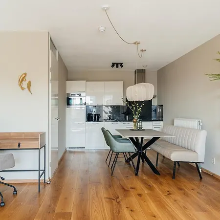 דירה Bizstay Harbour Iv *