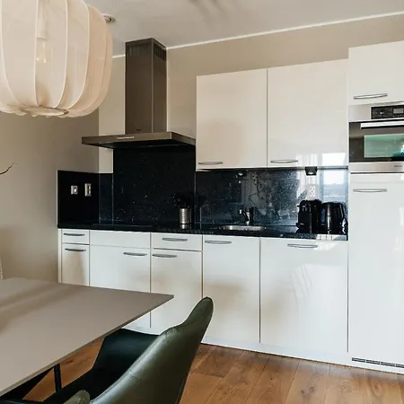 Bizstay Harbour Iv האג