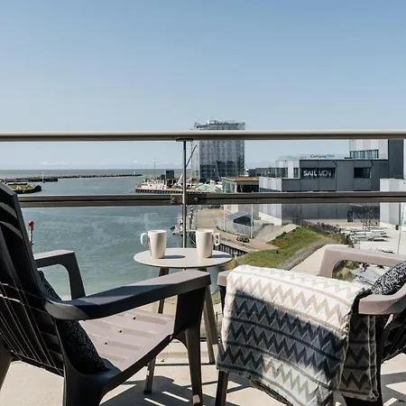 Bizstay Harbour Iv Apartment