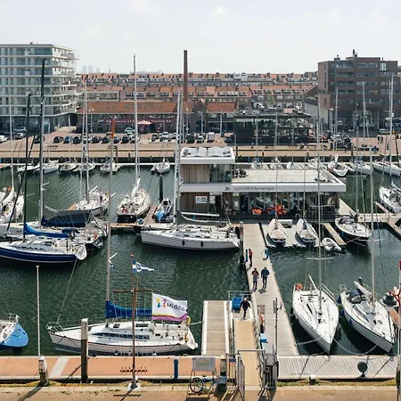 Bizstay Harbour Iv Apartment