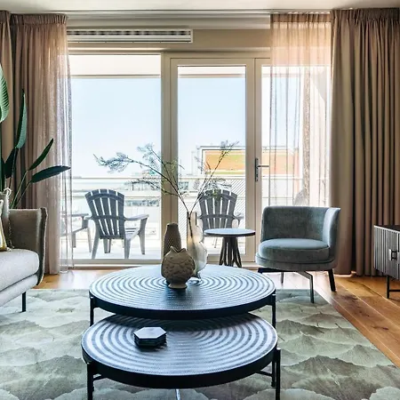 Bizstay Harbour Iv Apartment *