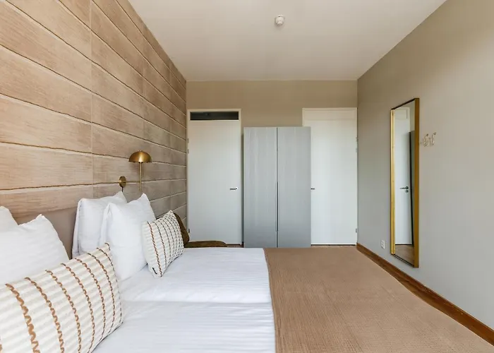 Bizstay Harbour Iv האג