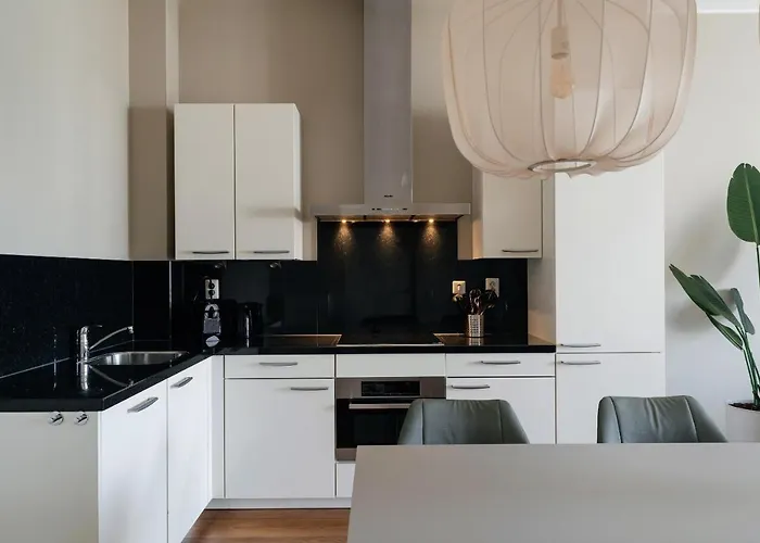 Bizstay Harbour Iv Apartment