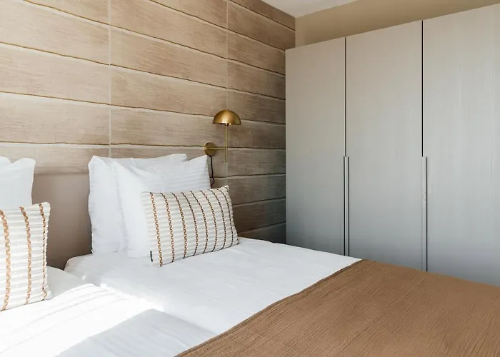 Bizstay Harbour Iv *