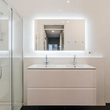 Appartement Bizstay Harbour Iv *